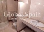 Wederverkoop - APPARTEMENT -
TORREVIEJA - Puerto