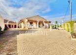 Resale - VILLA -
AVILESES - Inland