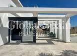 Wiederverkauf - VILLA -
ORIHUELA COSTA - VILLAMARTÍN