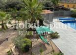 Resale - VILLA -
CREVILLENTE