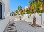 Odsprzedaż - WILLA  -
TORREVIEJA - 