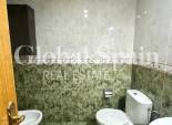 Wederverkoop - APPARTEMENT -
TORREVIEJA - Torrevieja