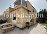 Resale - House -
TORREVIEJA - La Siesta