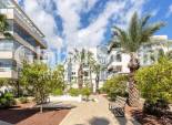 Revente - APPARTEMENT -
ORIHUELA COSTA - VILLAMARTÍN