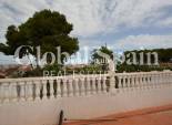 Odsprzedaż - DOM -
TORREVIEJA - 