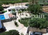 Resale - VILLA -
CREVILLENTE