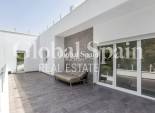 Odsprzedaż - WILLA  -
TORREVIEJA - 