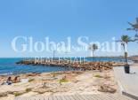 Resale - APARTMENT -
TORREVIEJA - Paseo maritimo
