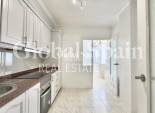 Revente - APPARTEMENT -
TORREVIEJA - Estacion de autobuses