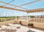 Odsprzedaż - DOM -
TORREVIEJA - 