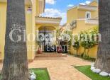 Odsprzedaż - WILLA  -
ORIHUELA COSTA - 
