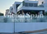 Odsprzedaż - WILLA  -
LOS MONTESINOS - Costa Blanca