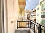 Resale - APARTMENT -
TORREVIEJA - Paseo maritimo