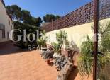 Odsprzedaż - WILLA  -
TORREVIEJA - 