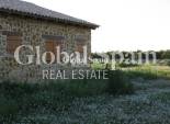 Resale - HOUSE -
BENFERRI - Inland