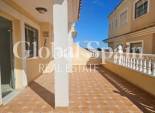 Wiederverkauf - VILLA -
GUARDAMAR DEL SEGURA - Campomar