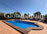 Odsprzedaż - WILLA  -
TORREVIEJA - 