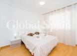 Wiederverkauf - WOHNUNG -
TORREVIEJA - Playa del Cura