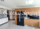 Venta - VILLA -
PERALEJA GOLF - Inland