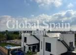 Resale - VILLA -
ORIHUELA COSTA - VILLAMARTÍN