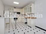Odsprzedaż - WILLA  -
TORREVIEJA - 
