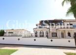 Resale - HOUSE -
ROJALES - Inland