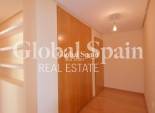 Wederverkoop - APPARTEMENT -
TORREVIEJA - Centro - Muelle Pesquero