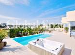 Revente - VILLA -
ORIHUELA - LAS COLINAS GOLF RESORT