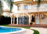 Venta - VILLA -
LA ZENIA - Costa Blanca