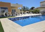 Odsprzedaż - WILLA  -
TORREVIEJA - 