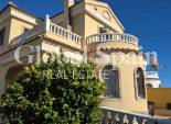 Resale - VILLA -
ORIHUELA COSTA - VILLAMARTÍN