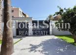 Wiederverkauf - VILLA -
TORREVIEJA - Punta Prima