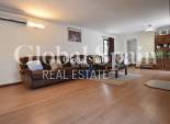Resale - VILLA -
ORIHUELA COSTA - Villamartin
