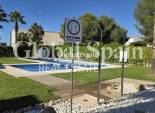 Resale - VILLA -
ORIHUELA COSTA - VILLAMARTÍN