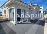 Wederverkoop - VILLA -
LA MARINA - La Marina