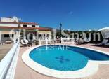 Venta - VILLA -
CREVILLENTE
