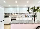 Revente - APPARTEMENT -
VILLAMARTÍN - Costa Blanca