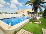 Venta - CASA -
ORIHUELA - Urbanización Perla del Mar