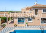 Wederverkoop - VILLA -
TORRE DE LA HORADADA - Costa Blanca