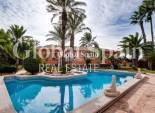 Resale - VILLA -
TORREVIEJA - La Siesta - El Salado - Torreta