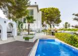 Odsprzedaż - WILLA  -
TORREVIEJA - 