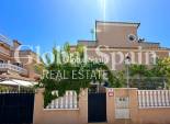 Wiederverkauf - VILLA -
ORIHUELA COSTA - La Regia
