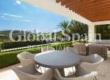 Neubau - VILLA -
CASARES - Pedregales