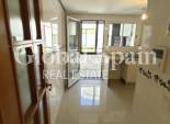 Wederverkoop - APPARTEMENT -
TORREVIEJA - Puerto