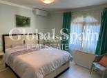 Wiederverkauf - VILLA -
VILLAMARTÍN - Costa Blanca