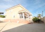 Resale - VILLA -
TORREVIEJA - Aguas Nuevas