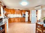 Resale - APARTMENT -
TORREVIEJA - Center