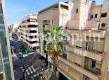 Wederverkoop - APPARTEMENT -
TORREVIEJA - Torrevieja
