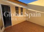 Resale - HOUSE -
TORREVIEJA - Calas blanca