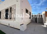 Wiederverkauf - VILLA -
TORREVIEJA - La Mata